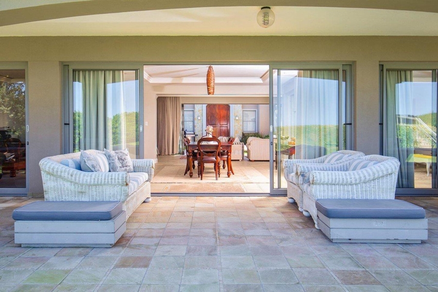 6 Bedroom Property for Sale in Myoli Beach Western Cape